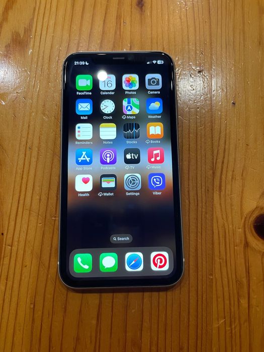 iPhone 11 64GB Бял