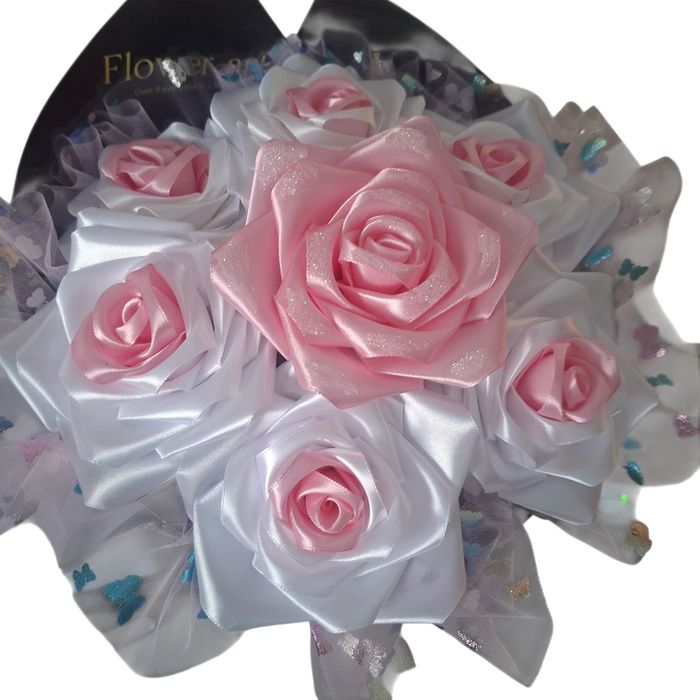 Букет роз из атласных лент