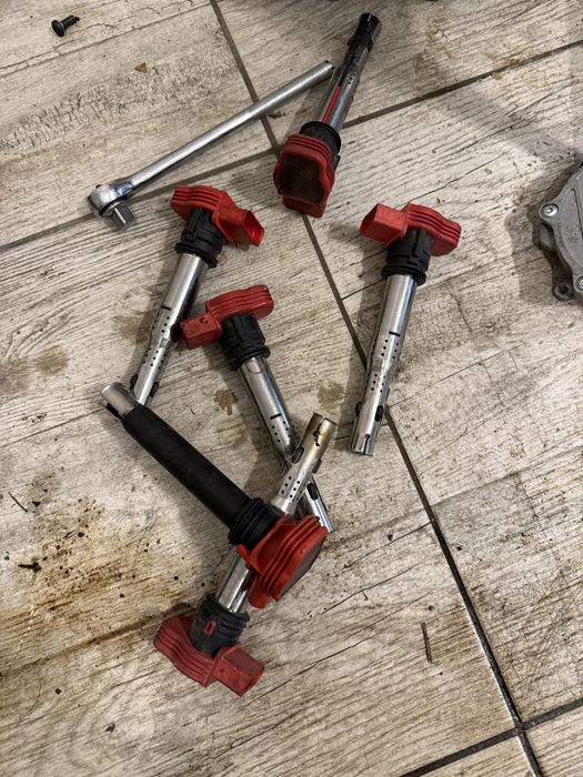 Червени бобини VAG