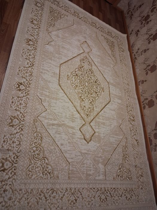 Продам  палас новый