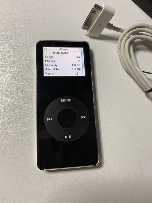 Apple iPod NANO 1 Black 2GB Model A1137 Multimedia Music Mp3 Player