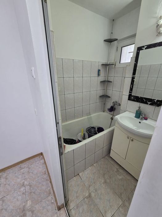 Inchiriez apartament 2 camere confort 1