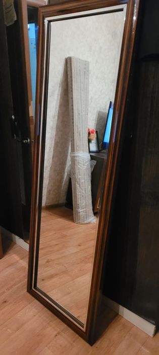 Зеркало производства ОАЭ