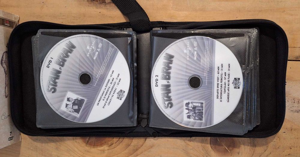 Particular! Geanta suport DVD-uri cu Filme de colectie (36 DVD-uri)