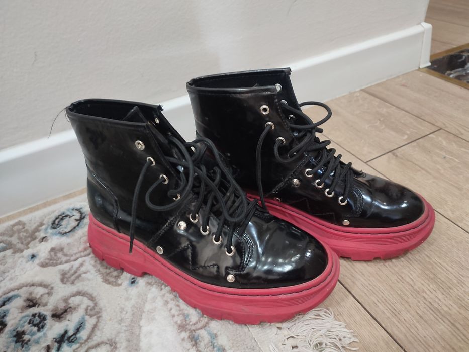 Сапоги одевали пару раз