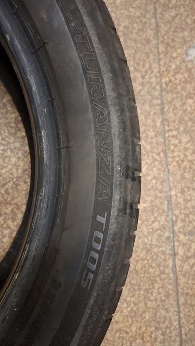 Единична лятна гума  Bridgestone 225 50 18
