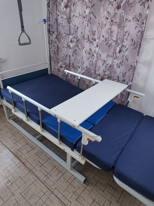 Медицинская кровать