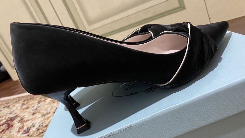 Продам красивые туфельки