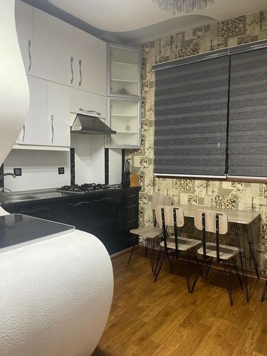 Аренда! Чиланзар 1 квартал   2 ком   высокопотолочка