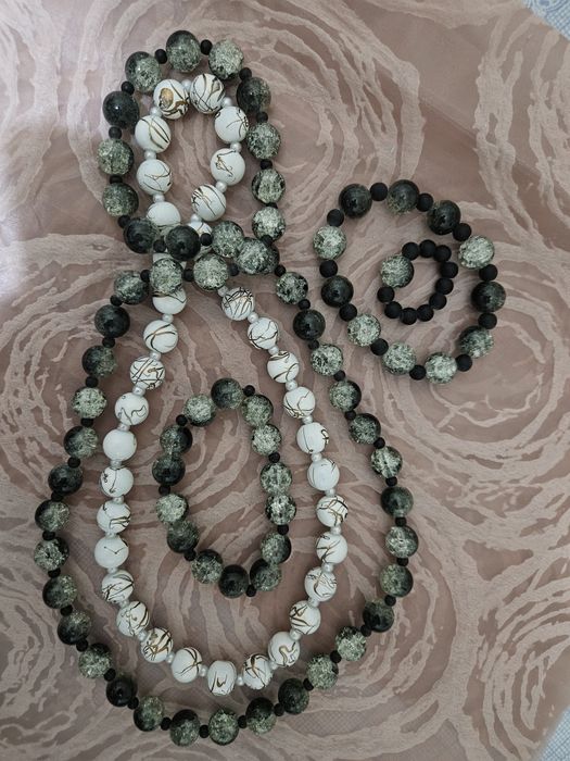 Бусы из натуральных камней