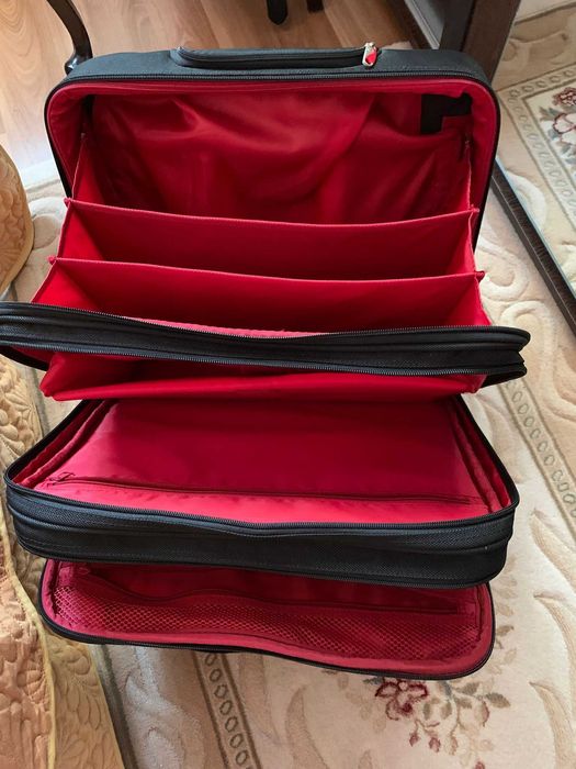 Geanta business pentru laptop si haine pentru calatorie