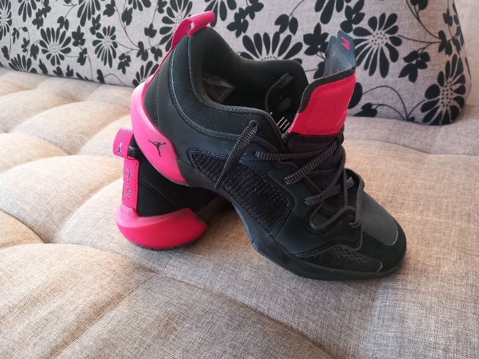 Nike Air Jordan 37 Low "Lift Up" Wmns