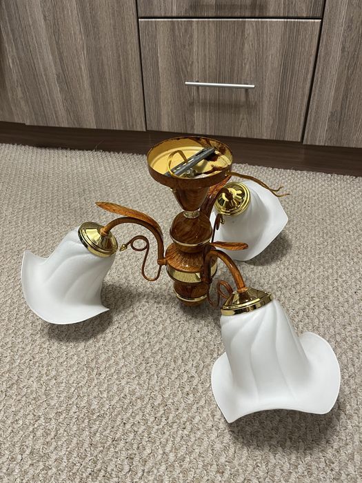 Люстра, светильник, продам