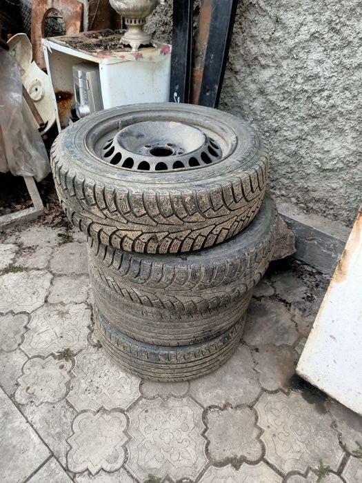 Продам резину на 15 с дисками от mercedes