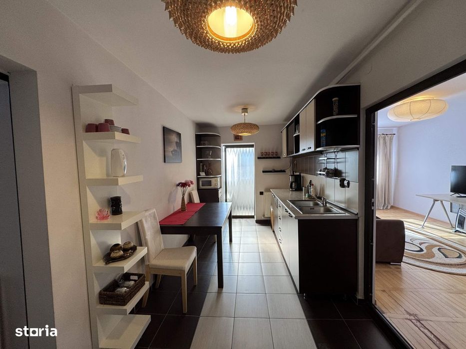 3 cam, decomandat, 60mp, et.4 cu acoperis,  mobilat+utilat, zona D-uri