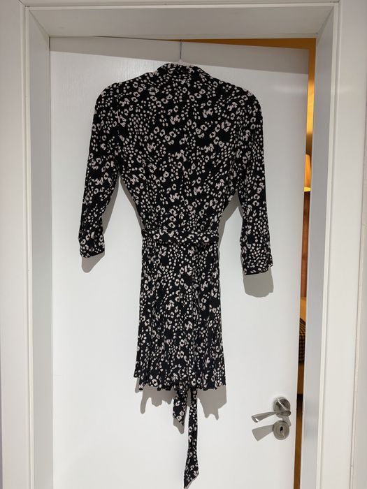 Рокля Зара размер M – стилна и удобна