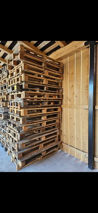 Vând paleți din lemn 20  lei bucata