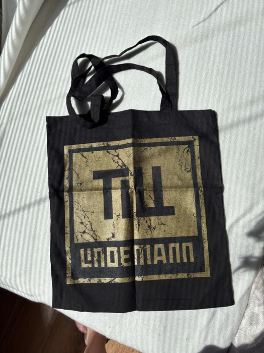Продавам оригинален мърч Lindemann - чанта