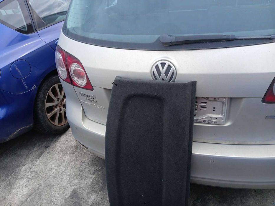 Кора за багажник на wv  golf plus