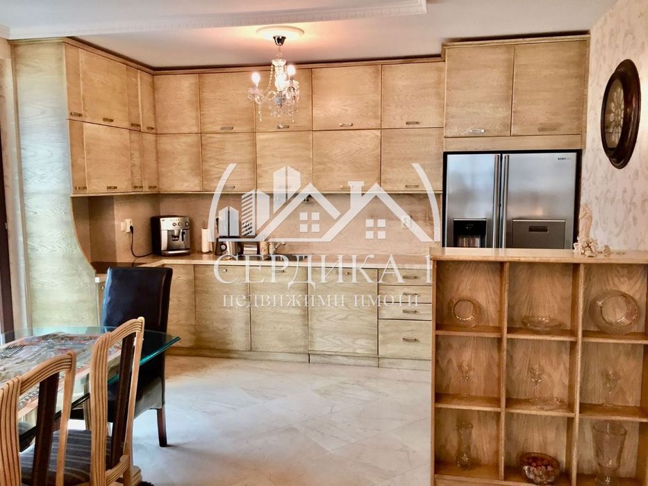 Продава се Четиристаен апартамент в София, Гоце Делчев - 214 кв.м за 3038 €/кв.м - Снимка #5