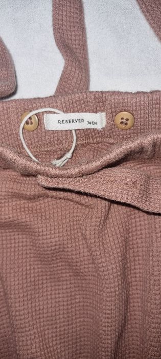Pantaloni trandafiriu cu bretele RESERVED