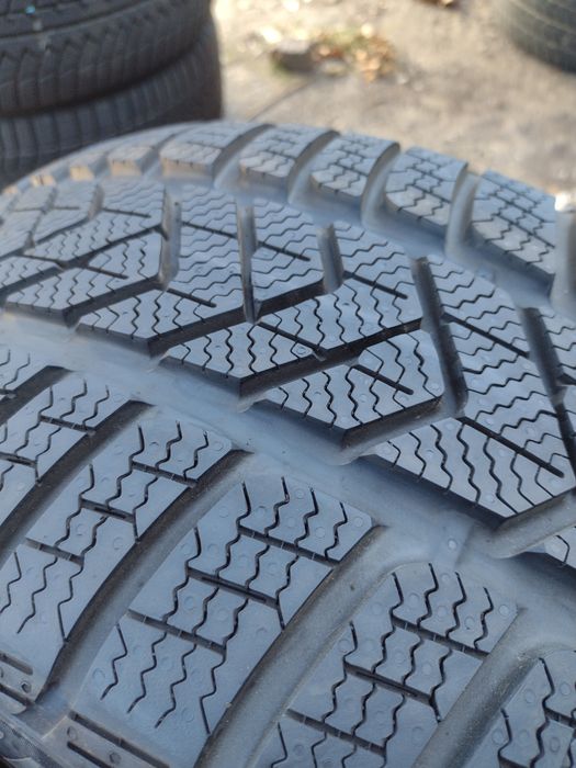 Нови 2бр.245/45/18 Pirelli  Sotto Zero dot4419