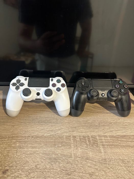 Продавам Playstation 4, 1 tb с игри