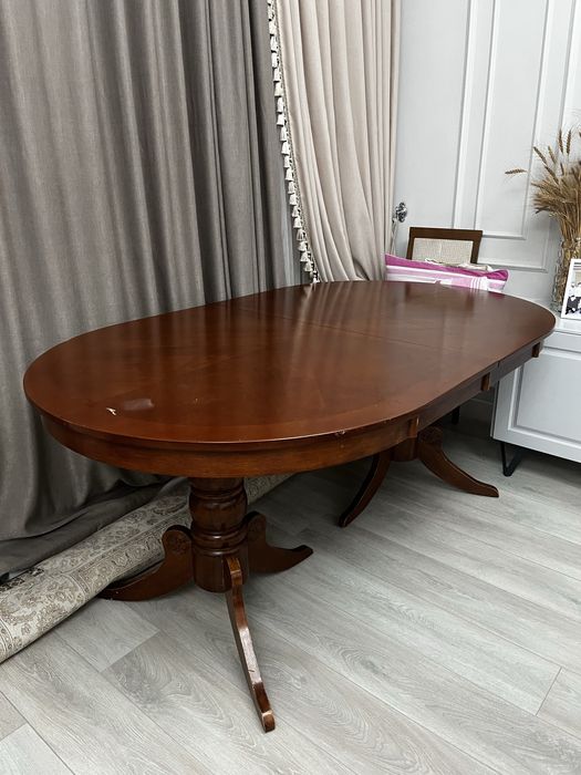 Продается стол и стулья