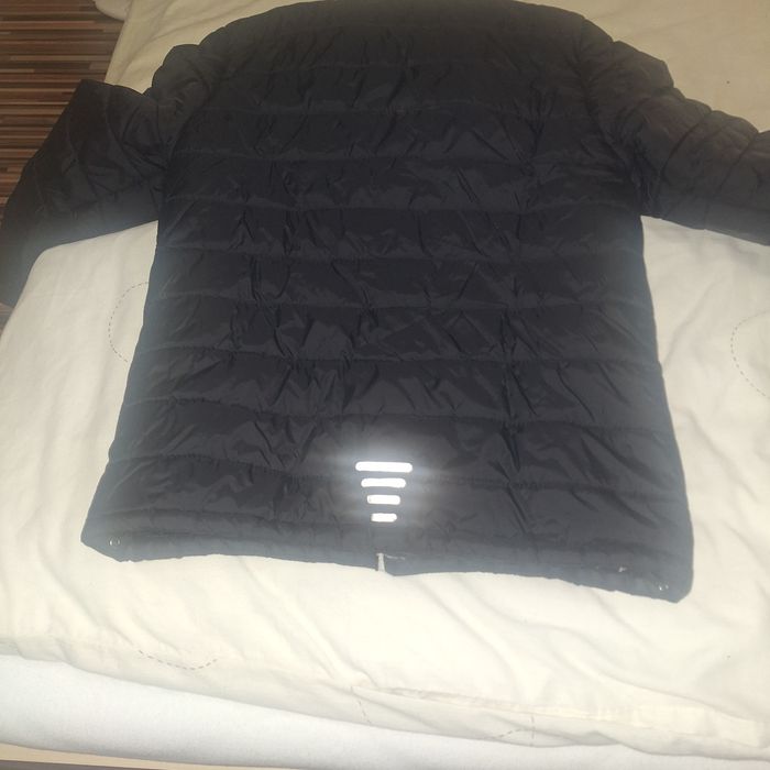 Geaca groasa de zapada neagra cu gluga