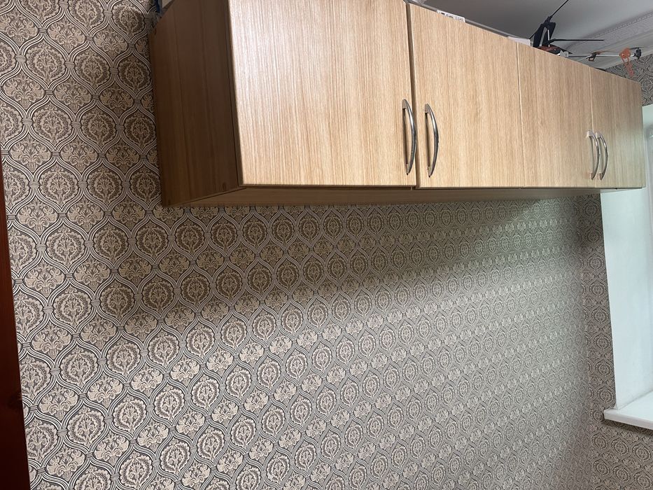 Продаю угловой шкаф с антресолью