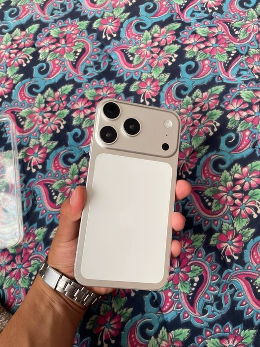 Iphone 17 pro korpusda XR IDEAL