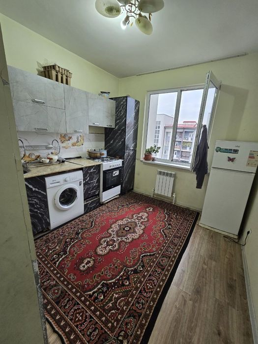 2 xonali kv sotiladi 2/7/7