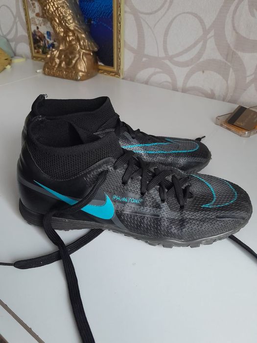 Продам сороконожки и кеды