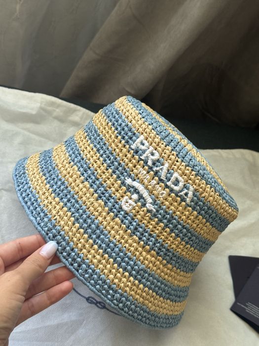 Оригинална шапка Prada