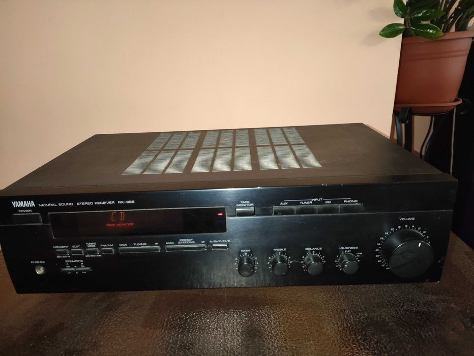 Усилвател Yamaha RX-385