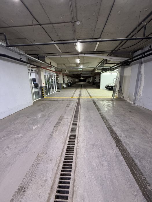 Сдаем 40 мест под автосалон.