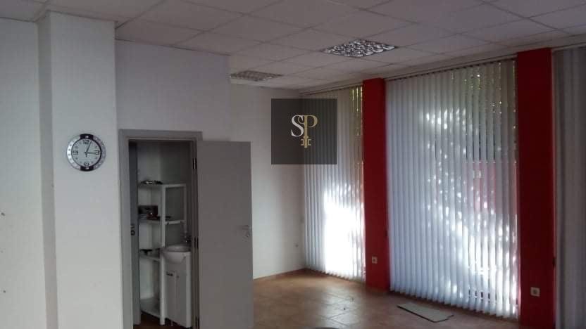 Дава се под наем Офис в Пловдив, Каменица 1 - 70 кв.м за 408 € - Снимка #2