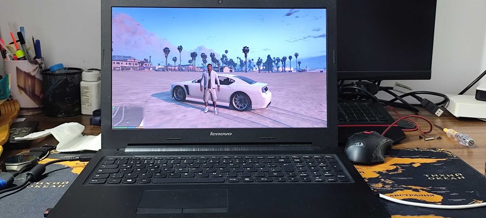 Laptop i5 8 GB DDR3 placa video dedicata 2 GB