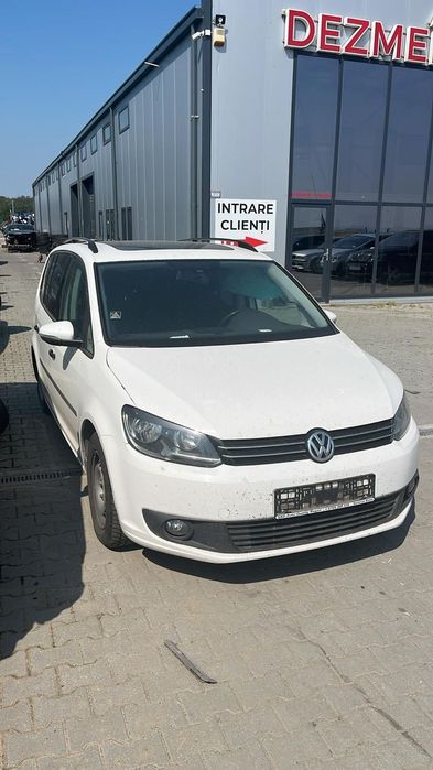 Dezmembram Volkswagen Touran 1.6 diesel din 2012
