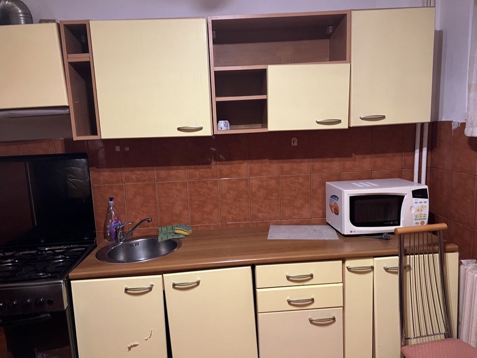 INCHIRIEZ APARTAMENT Calea Bucuresti (In spate la Institut)