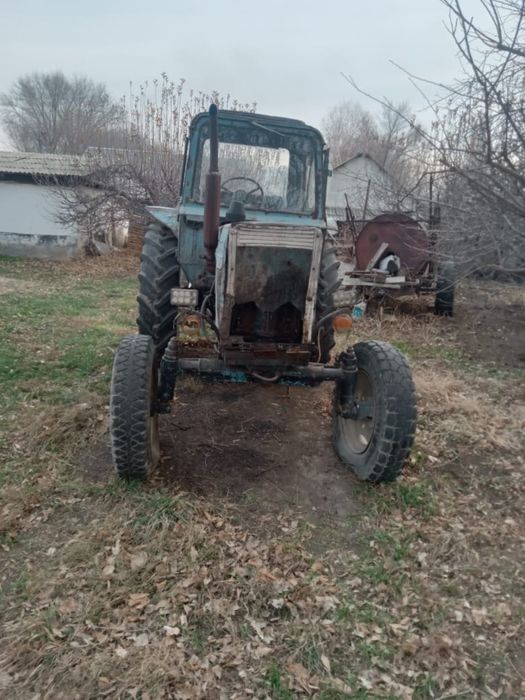 Трактор с опрыскивателем мтз80