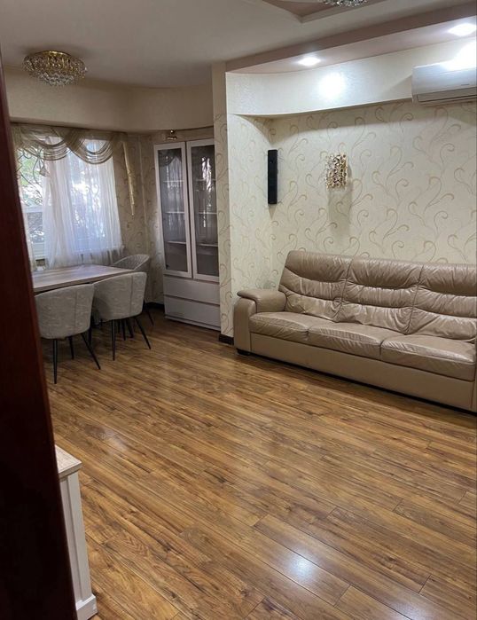 Срочно! Квартира на Ц4-корзинка Шедевр 4/2/9 общ пл 91м с обстановкой