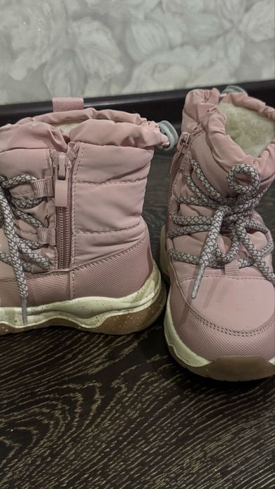 Продам зимние ботиночки