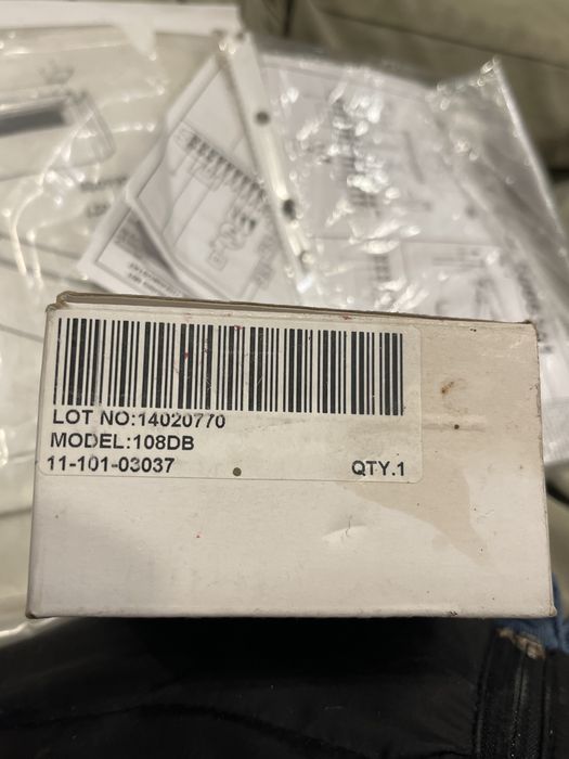 Стаен термостат HL108 DB - неизползван