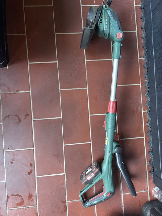 Trimmer Gazon pe acomulator 20V