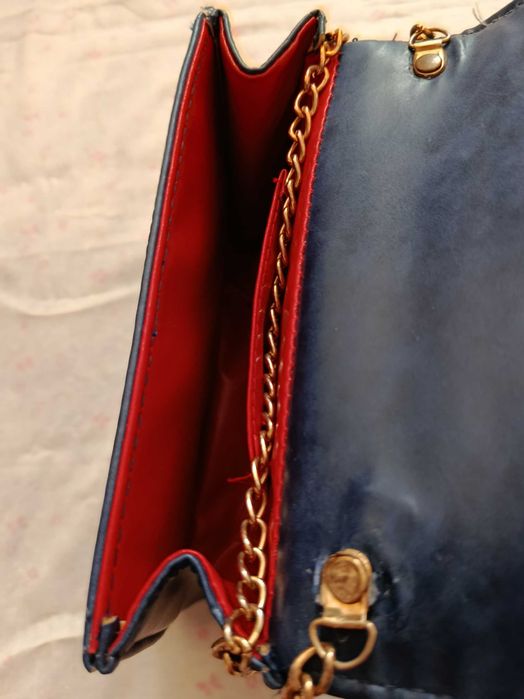 Продам женскую сумочку-клатч.