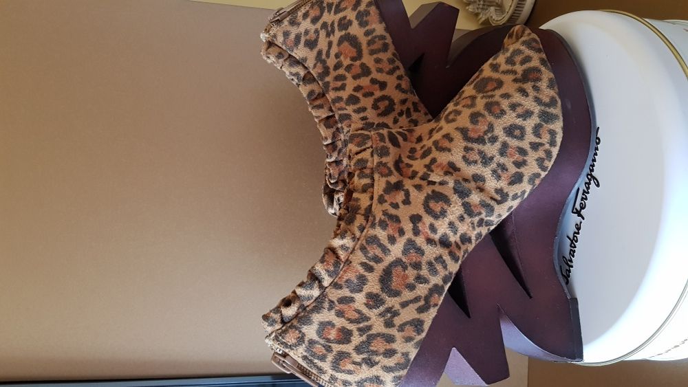 Sandale cu platforma extravaganta - Wild Rose