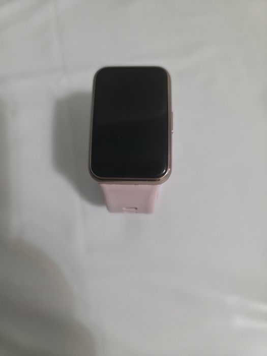 Продам смарт часы Huawei Watch fitfit