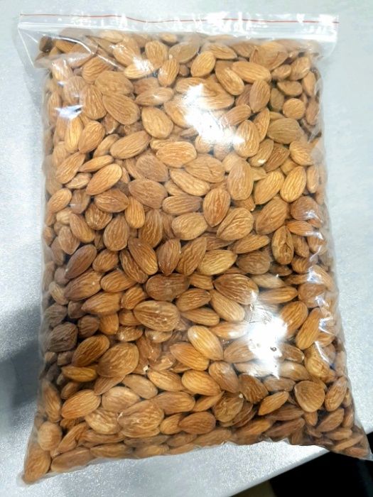 Чупене на бадеми на машина - Услуга!