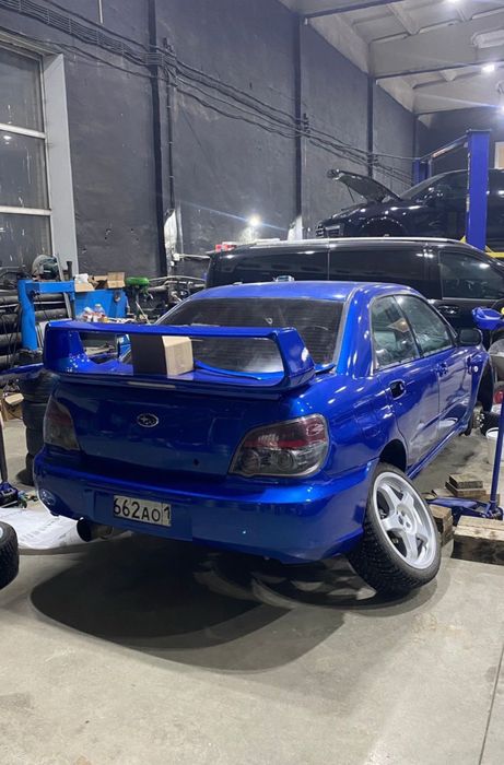 Бампер на Субару импреза лупатка